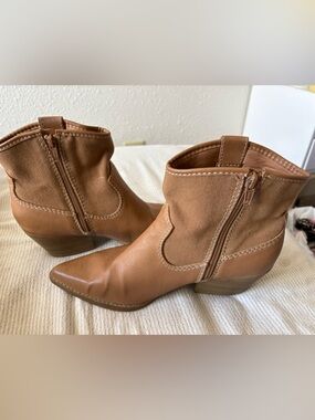Universal Thread Tan Western-Inspired Ankle Booties